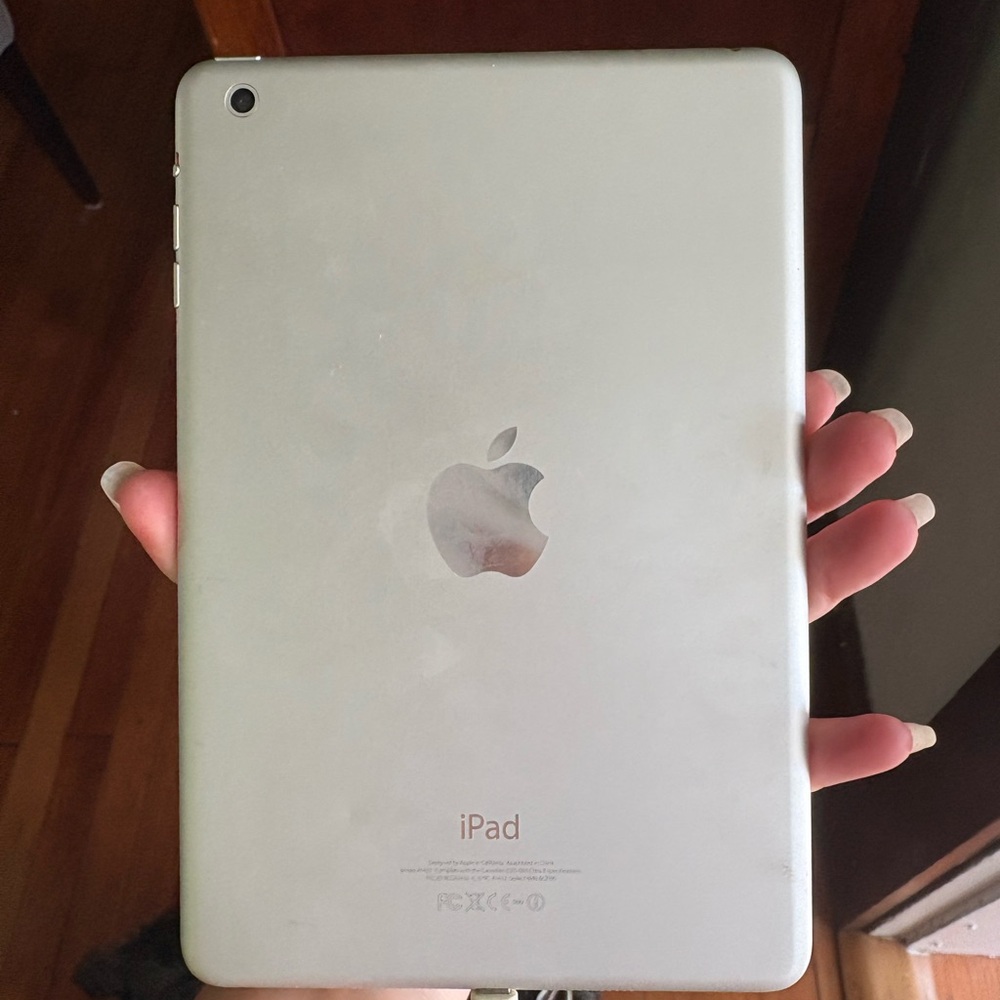 Apple iPad Mini Silver